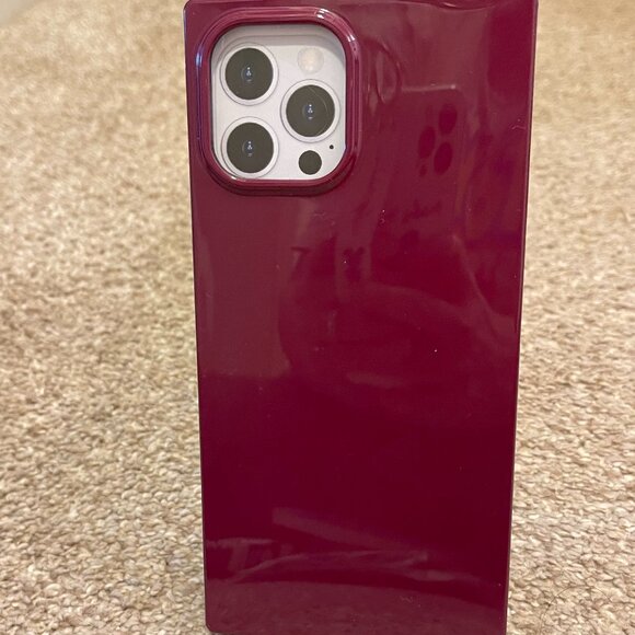 Flaunt Maroon Phone Case - Picture 3 of 6